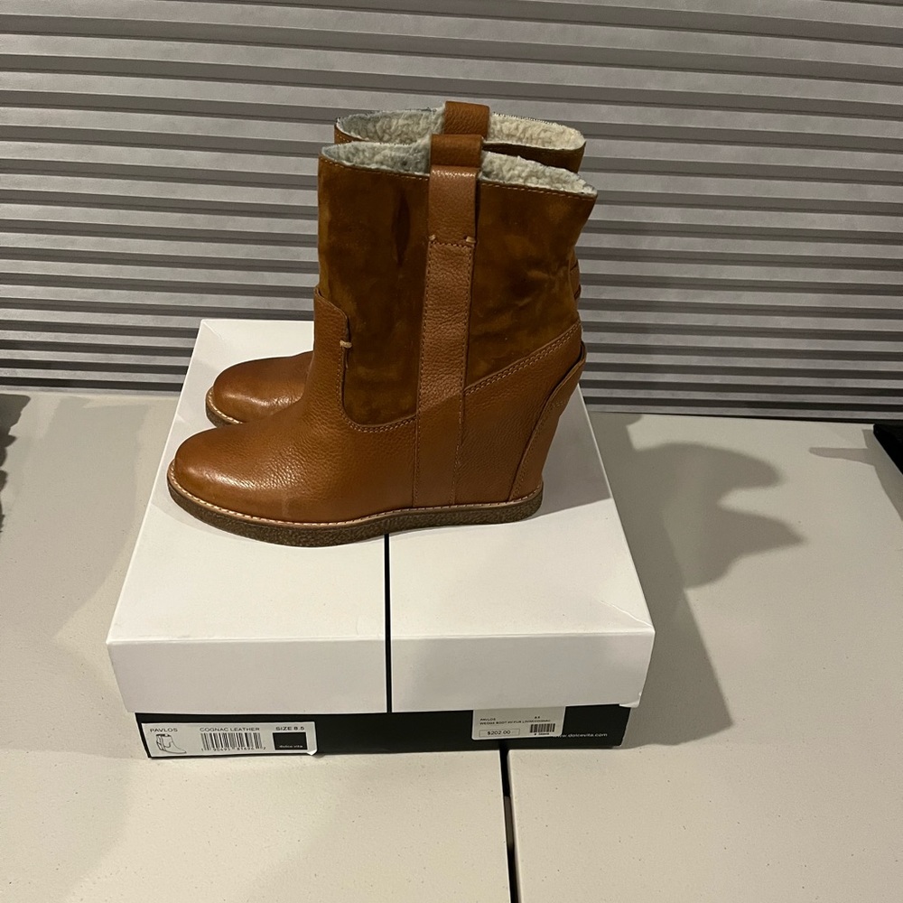 Dolce Vita Pavlos cognac leather bootie. Size 8.5.